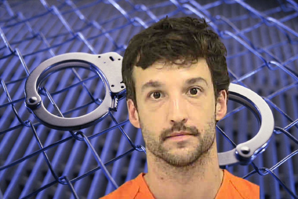 JAIL INMATE HANGS HIMSELF INSIDE JAIL CELL WITH BED SHEETS