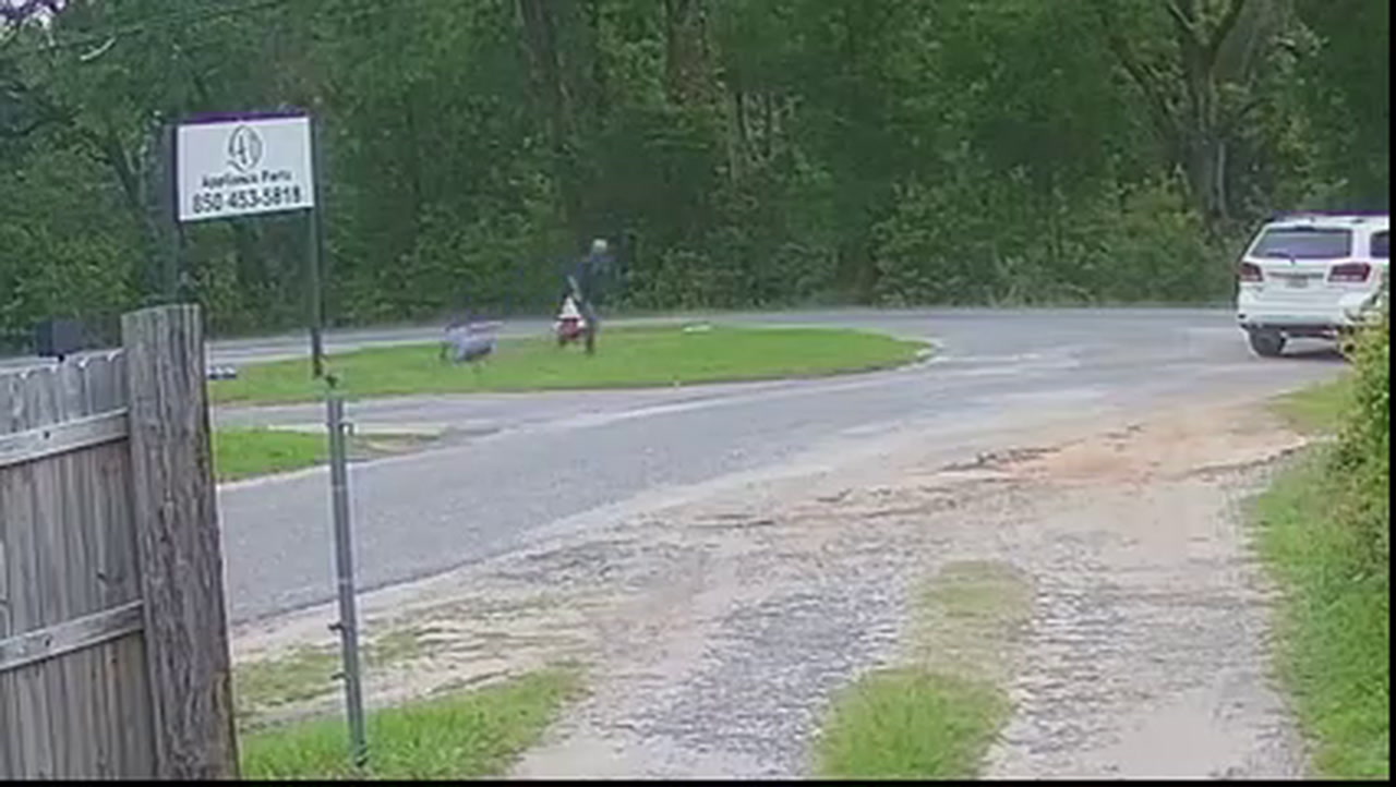 VIDEO: LATINO MAN TRIES TO KIDNAP 11-YEAR-OLD GIRL AT BUS STOP, SHE ESCAPES