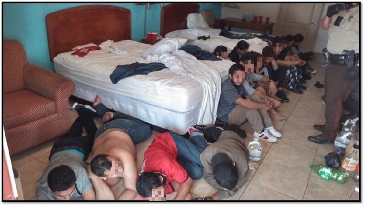 15 ILLEGAL IMMIGRANTS WERE LIVING IN ONE HOTEL ROOM