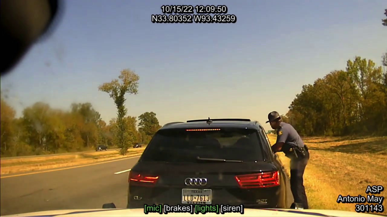 VIDEO: PASSENGER JUMPS IN DRIVER’S SEAT AND ESCAPES FROM COPS IN HIGH SPEED CHASE
