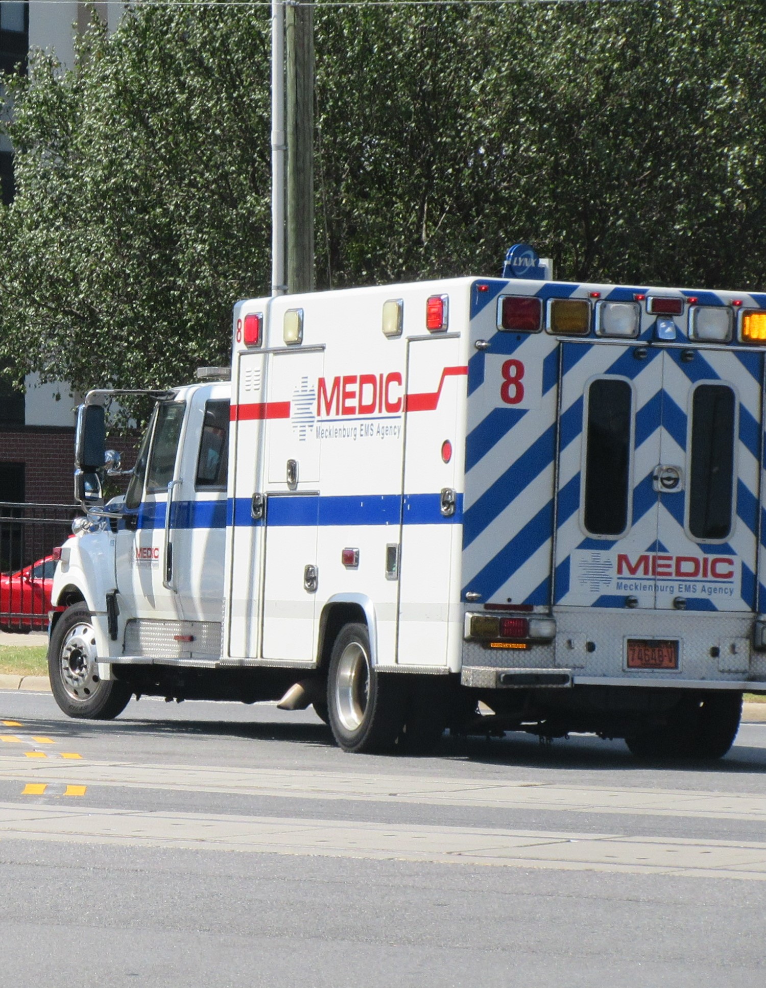 ONE KILLED IN HOMICIDE AT APARTMENTS