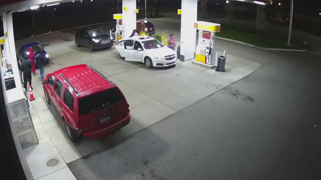 VIDEO: WOMAN RUNS INTO CARS AND HITS BAT ON WINDOW DURING DISPUTE