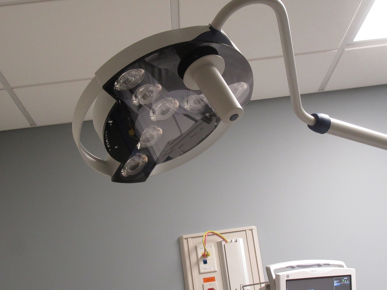 MAN DIES AT HOSPITAL AFTER BEING PHYSICALLY HANDLED BY POLICE