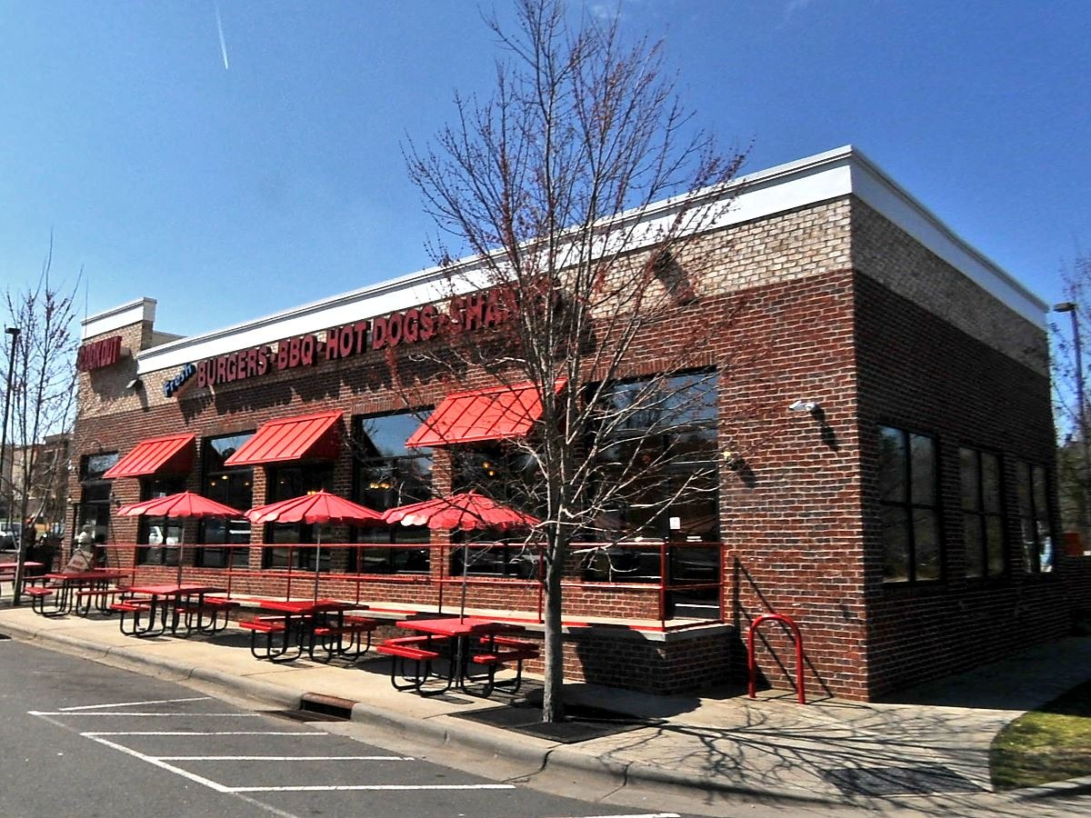 COOK OUT FAST FOOD RESTAURANT GETS 88 HEALTH SCORE, EMPLOYEES NOT WASHING HANDS