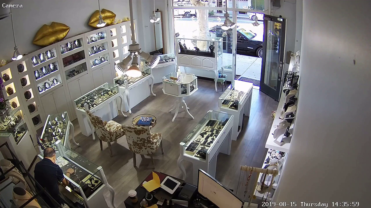 VIDEO: JEWELRY STORE OWNER HIT WITH SLEDGEHAMMER IN SMASH & GRAB ROBBERY
