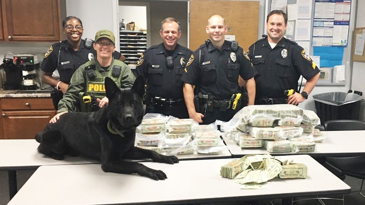 $900,000 CASH CONFISCATED BY POLICE DURING TRAFFIC STOP
