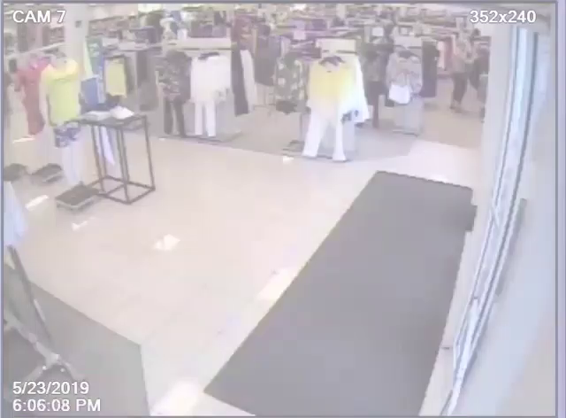 VIDEO: THREE PEOPLE STEAL OUT OF MACY’S DEPARTMENT STORE