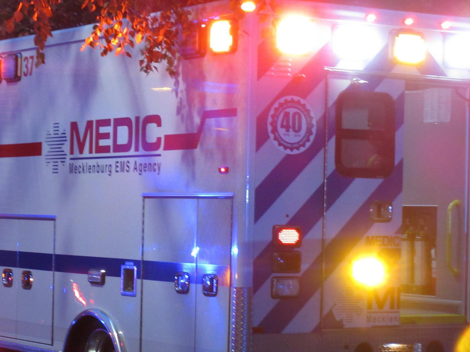 DOUBLE SHOOTING, MAN MURDERED NEAR ROZZELLES FERRY ROAD IN SHOOTING