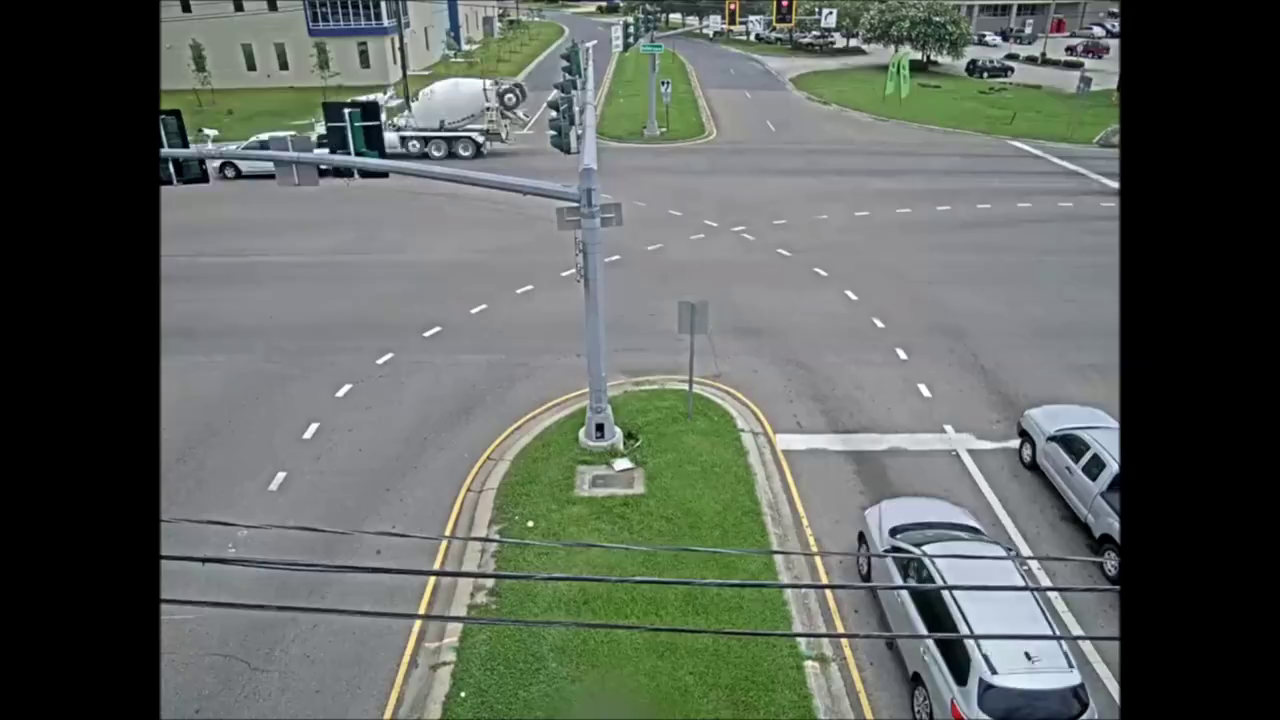 VIDEO: SUSPECT JUMPS FROM SPEEDING CAR DURING POLICE CHASE