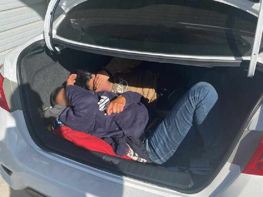 2 UNDOCUMENTED IMMIGRANTS FOUND HIDING IN TRUNK AT IMMIGRATION CHECKPOINT
