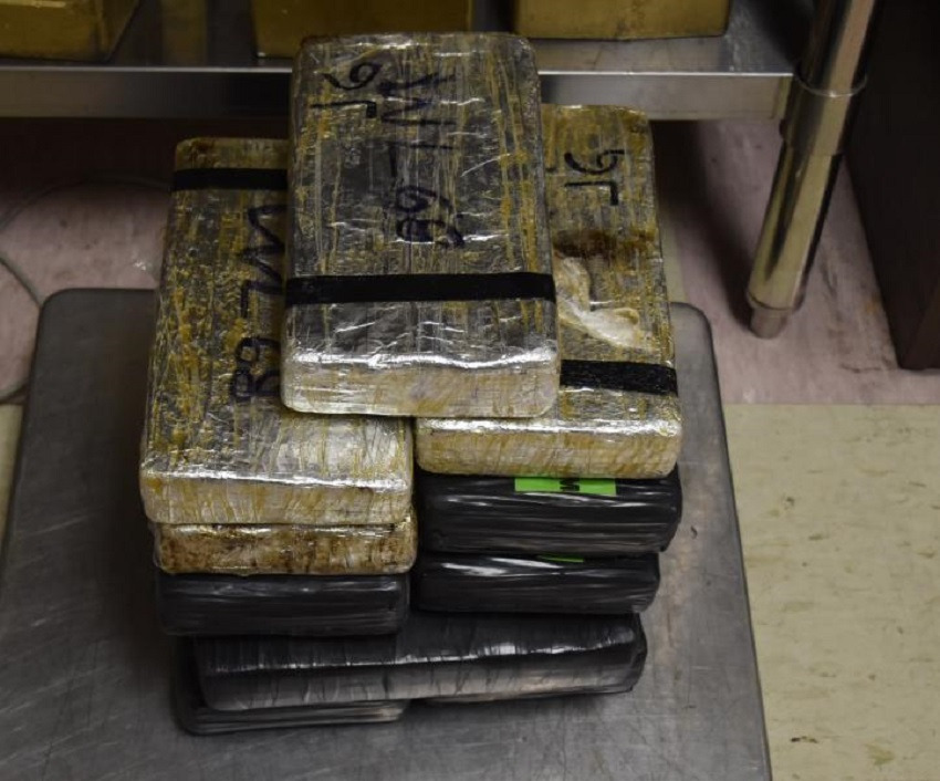 OFFICERS SEIZE $211,000 WORTH OF COCAINE