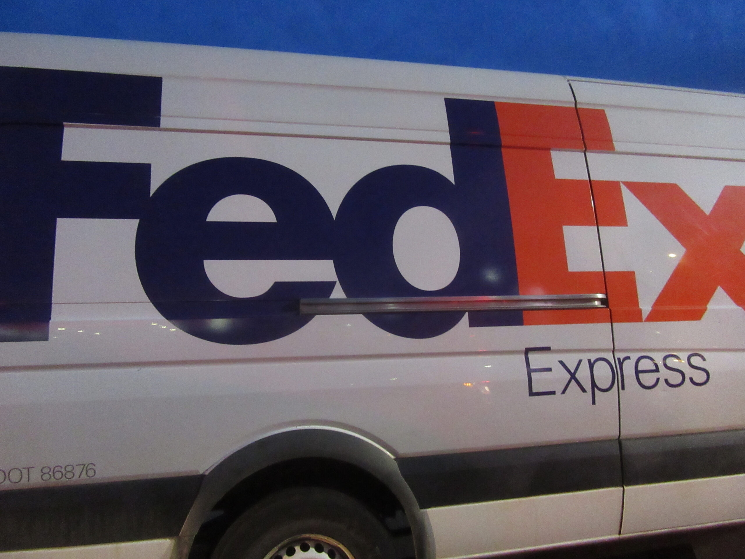 8 PEOPLE KILLED AT FED EX FACILITY IN MASS SHOOTING