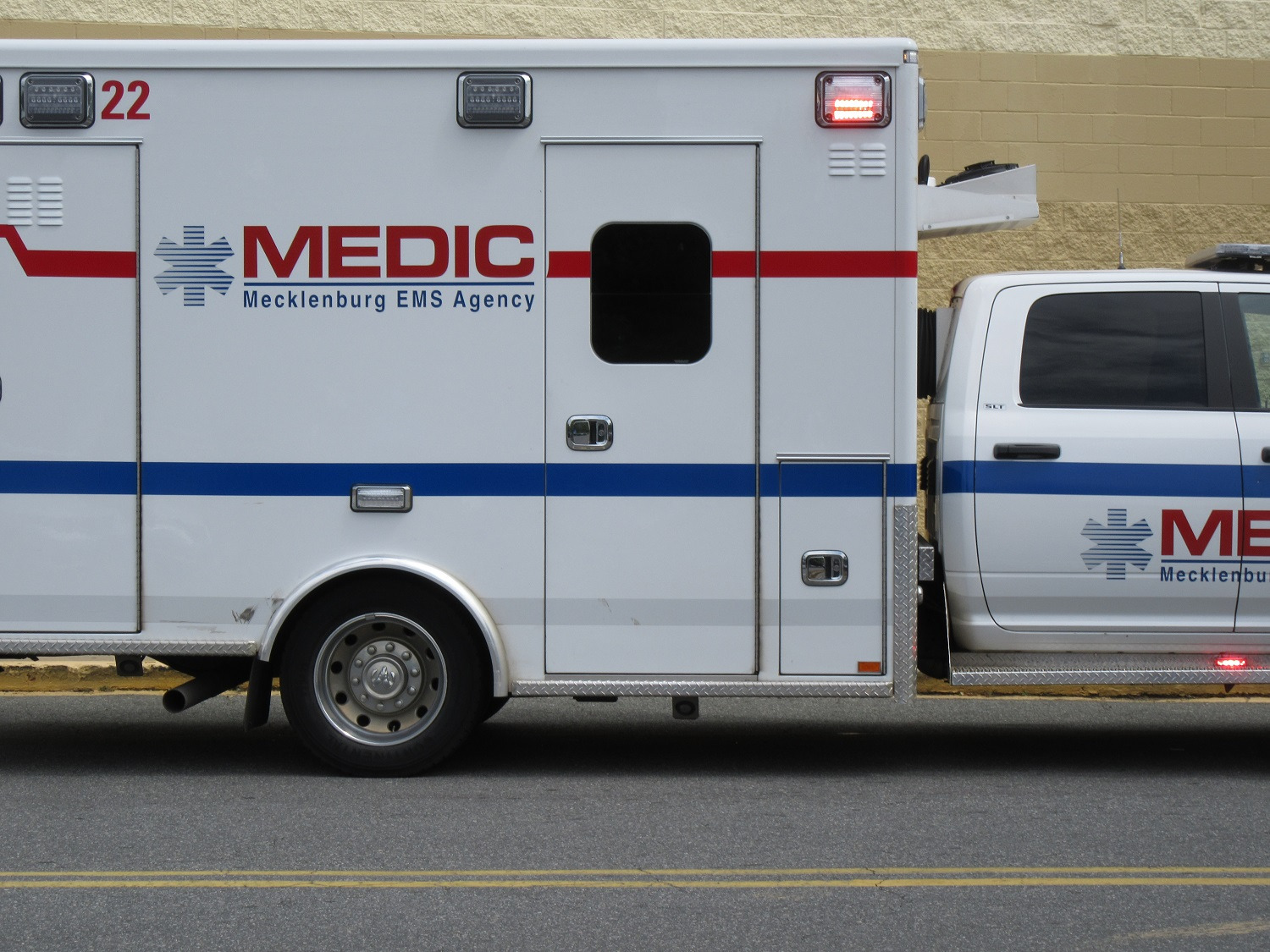 DOUBLE SHOOTING NEAR ROZZELLES FERRY ROAD IN WEST CHARLOTTE