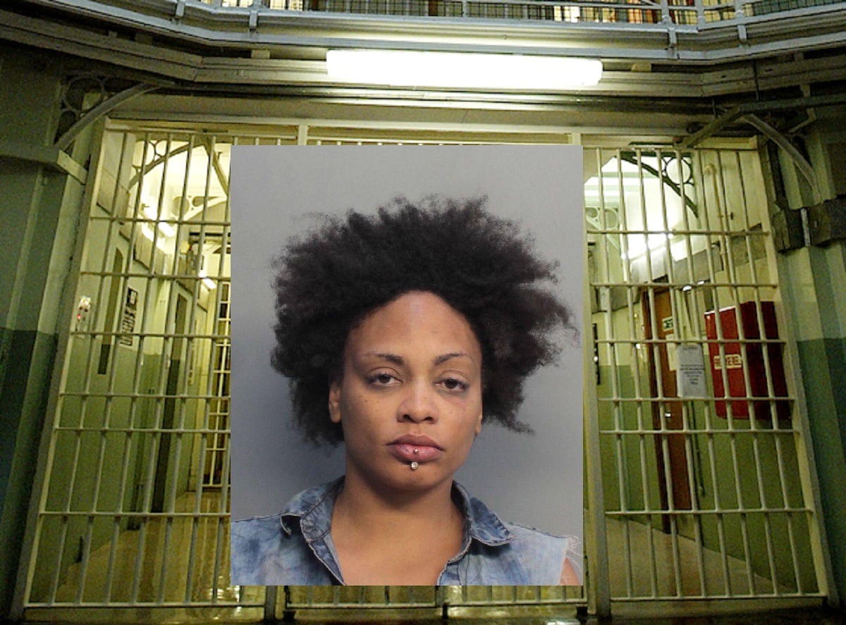 MIAMI WOMAN HIDES STOLEN ROLEX WATCHES IN HER VAGINA & URINATES ON FLOOR