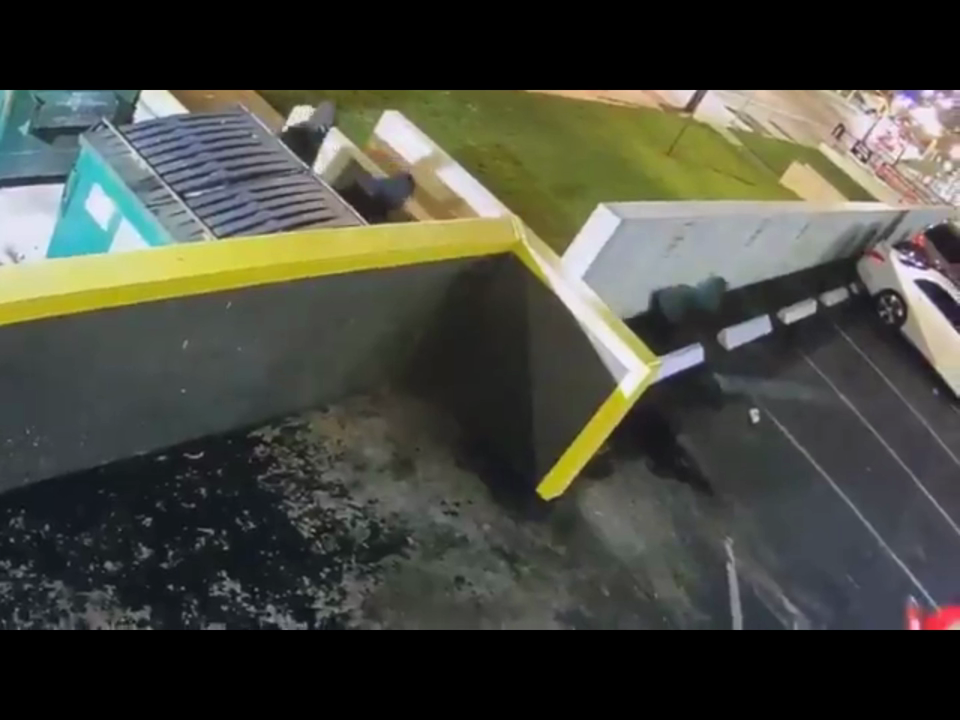 VIDEO: MAN GETS ROBBED AND GETS RENTAL CAR STOLEN