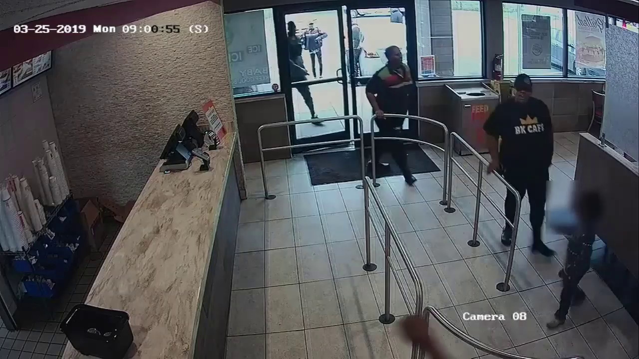 VIDEO: MAN ENTERS BURGER KING AND STRANGLES FEMALE EMPLOYEE, GETS KILLED BY COP
