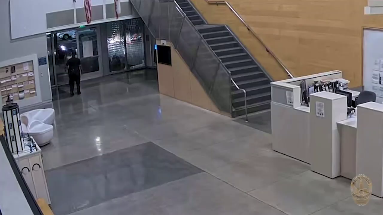 VIDEO: SUSPECT BEATS COP UP AND TAKES COP’S GUN AT POLICE STATION
