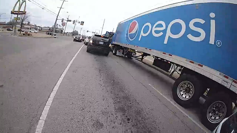 VIDEO: THIEF STEALS PEPSI 18-WHEELER IN WILD POLICE CHASE