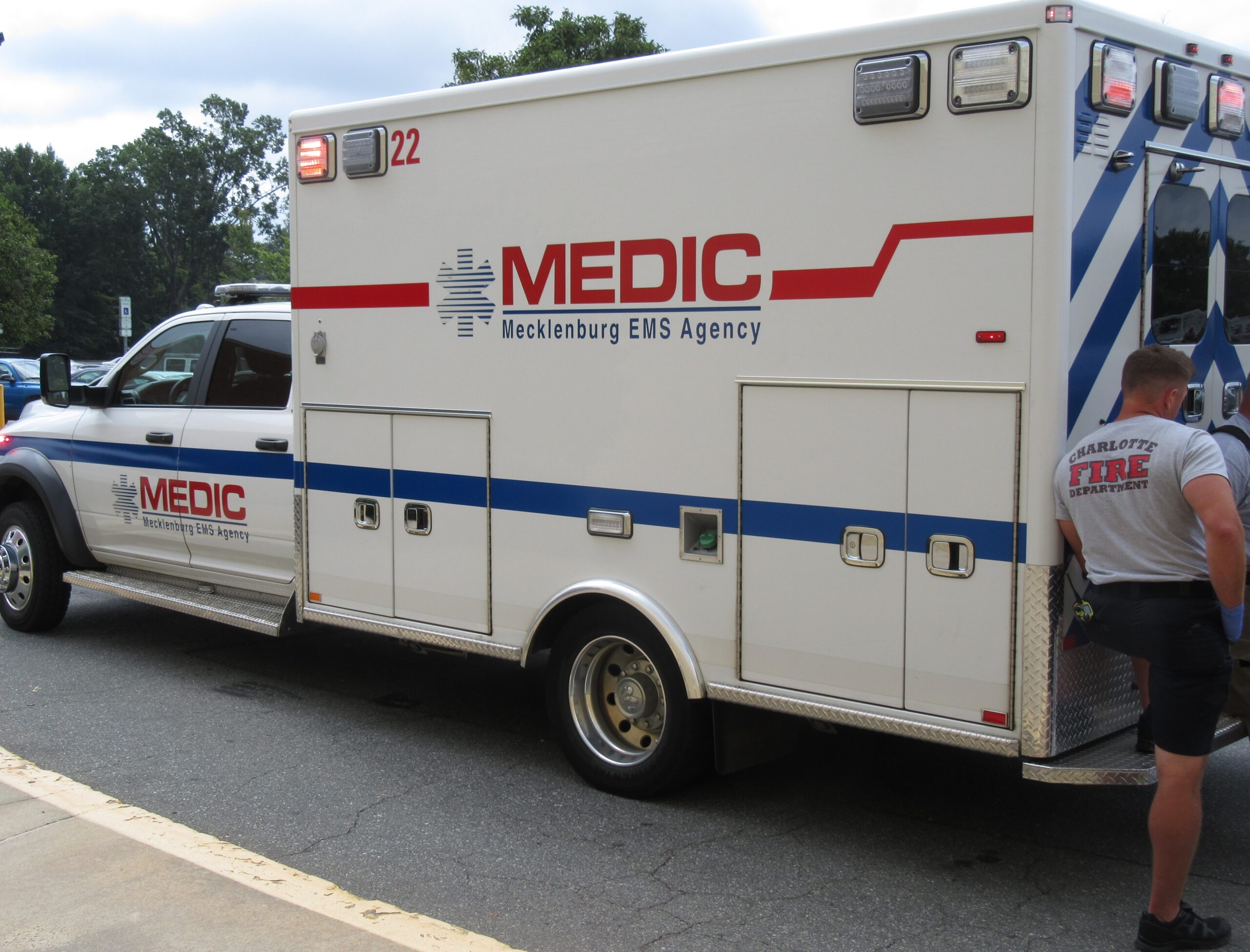 3 PEOPLE SHOT AT UNC CHARLOTTE CAMPUS