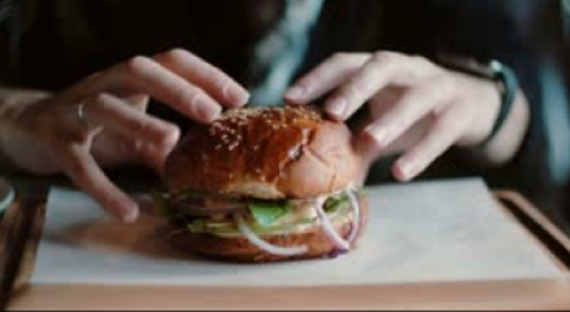 WOMAN DEAD AFTER SHOOTING HERSELF AT RUBY TUESDAYS RESTAURANT