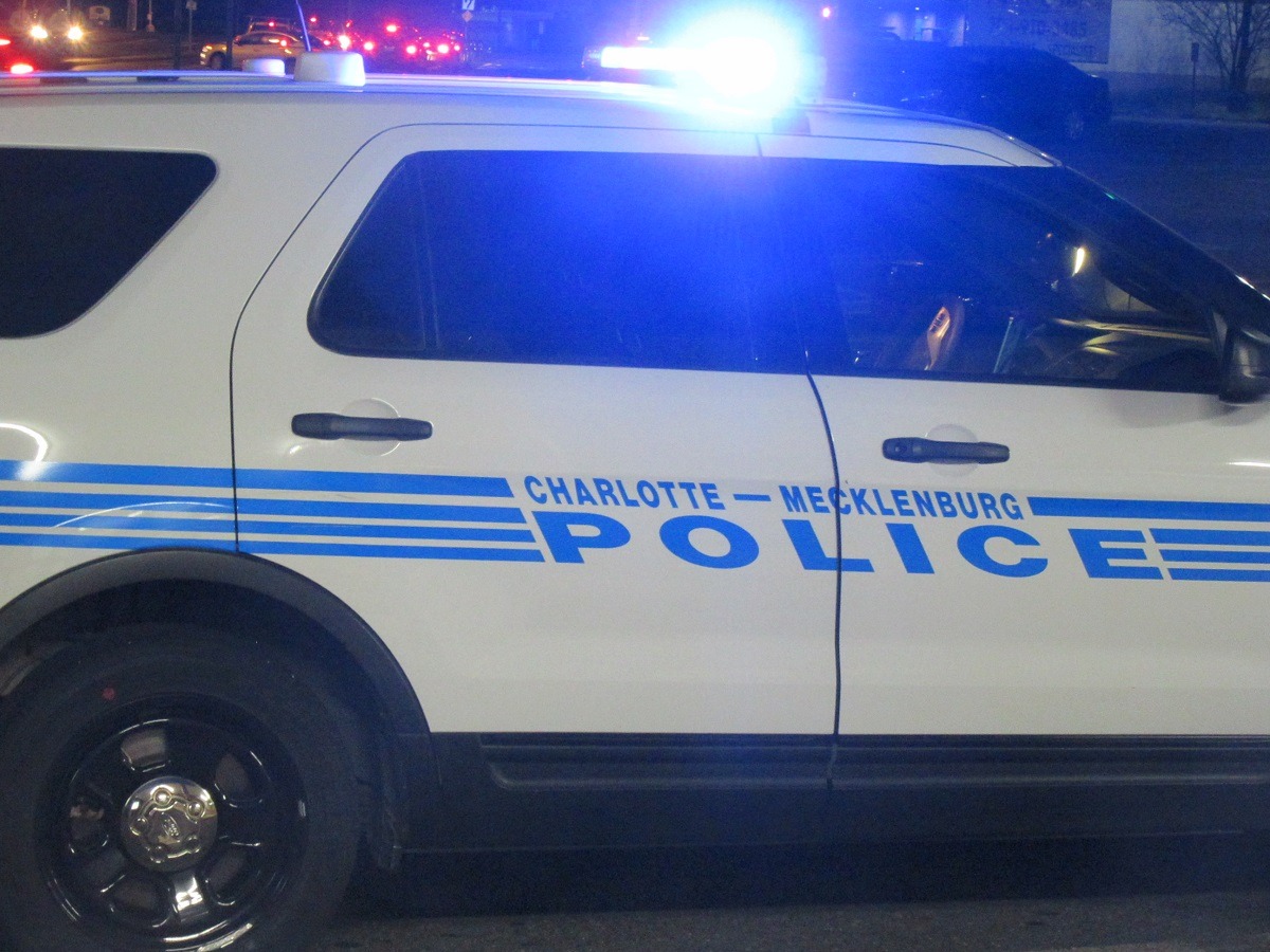 7-ELEVEN STORE OWNER SHOT DURING ROBBERY OVERNIGHT