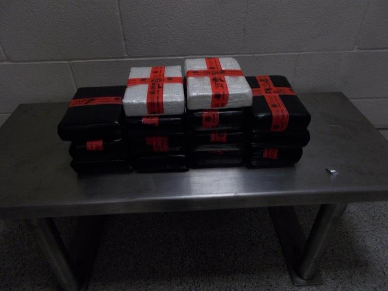 OFFICERS SEIZE $287,000 WORTH OF COCAINE IN TEXAS