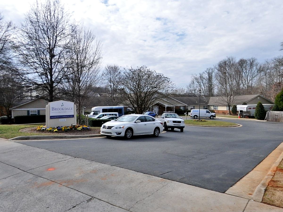 BROOKDALE SOUTH PARK NURSING HOME HAD LIVE ROACHES DURING INSPECTION, SCORES 88