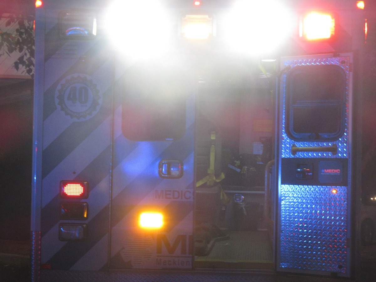 WOMAN KILLED ON THANKSGIVING DAY IN A APARTMENT COMPLEX