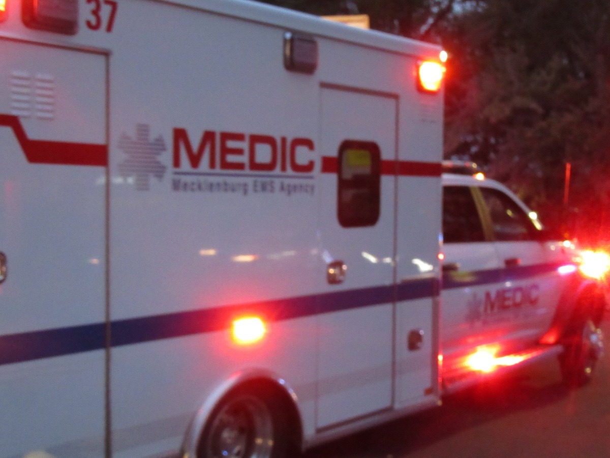 TWO PEOPLE SHOT IN WEST CHARLOTTE, UNDERGO SERIOUS INJURIES