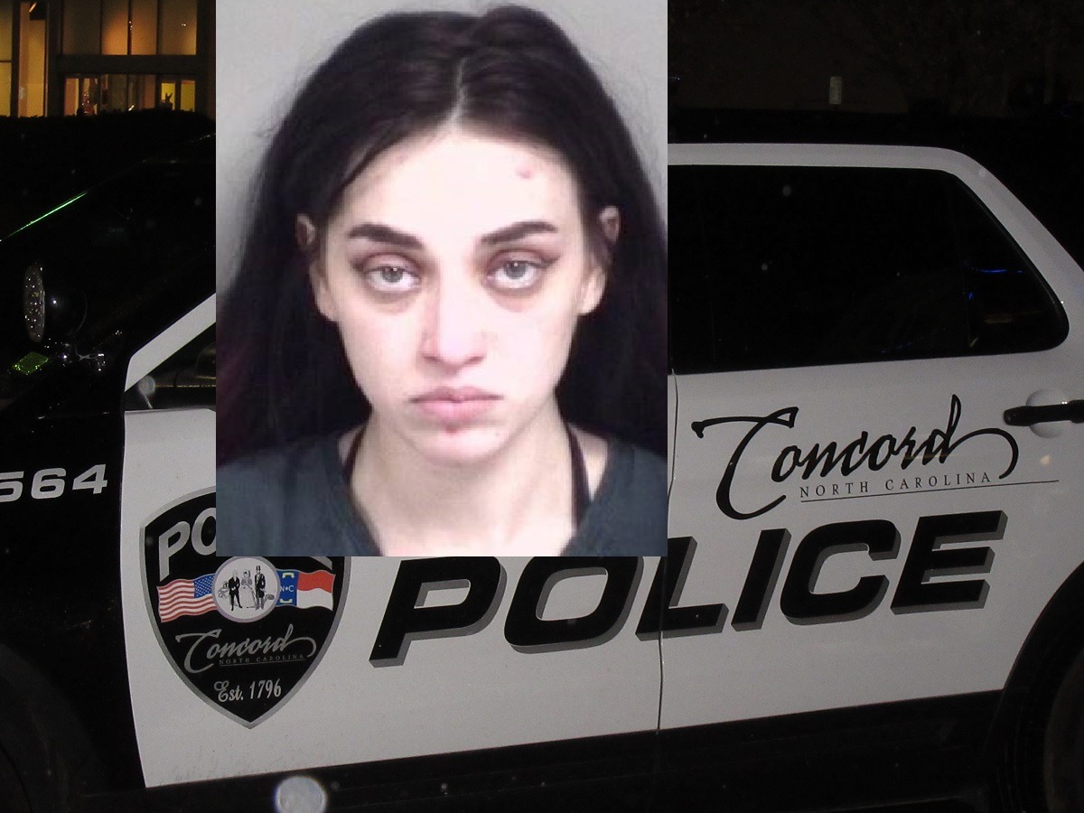 MAN KILLED NEAR CONCORD MILLS MALL BY WOMAN