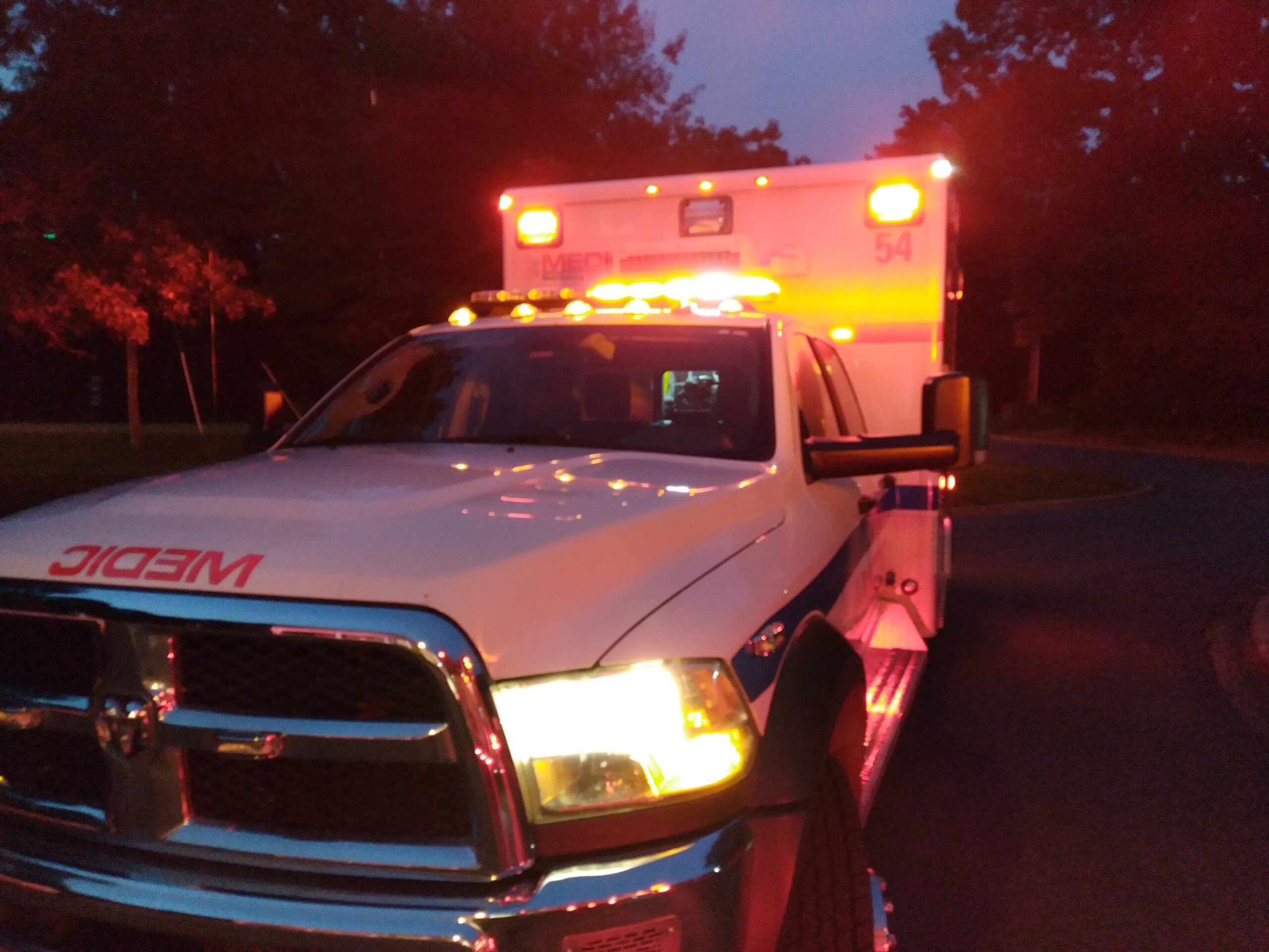 MAN SHOT AND KILLED ON WEST BLVD. AT APARTMENTS