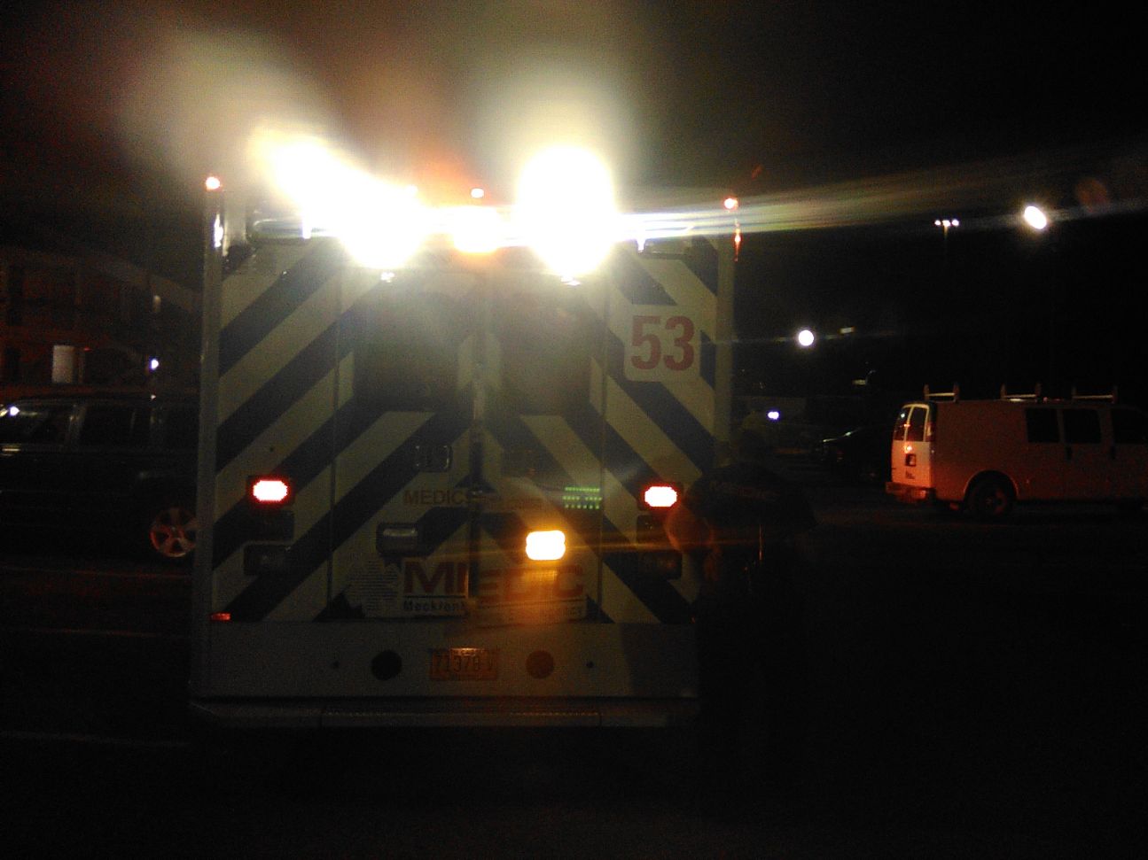 MAN KILLS SELF AFTER FORCING WOMAN IN CAR