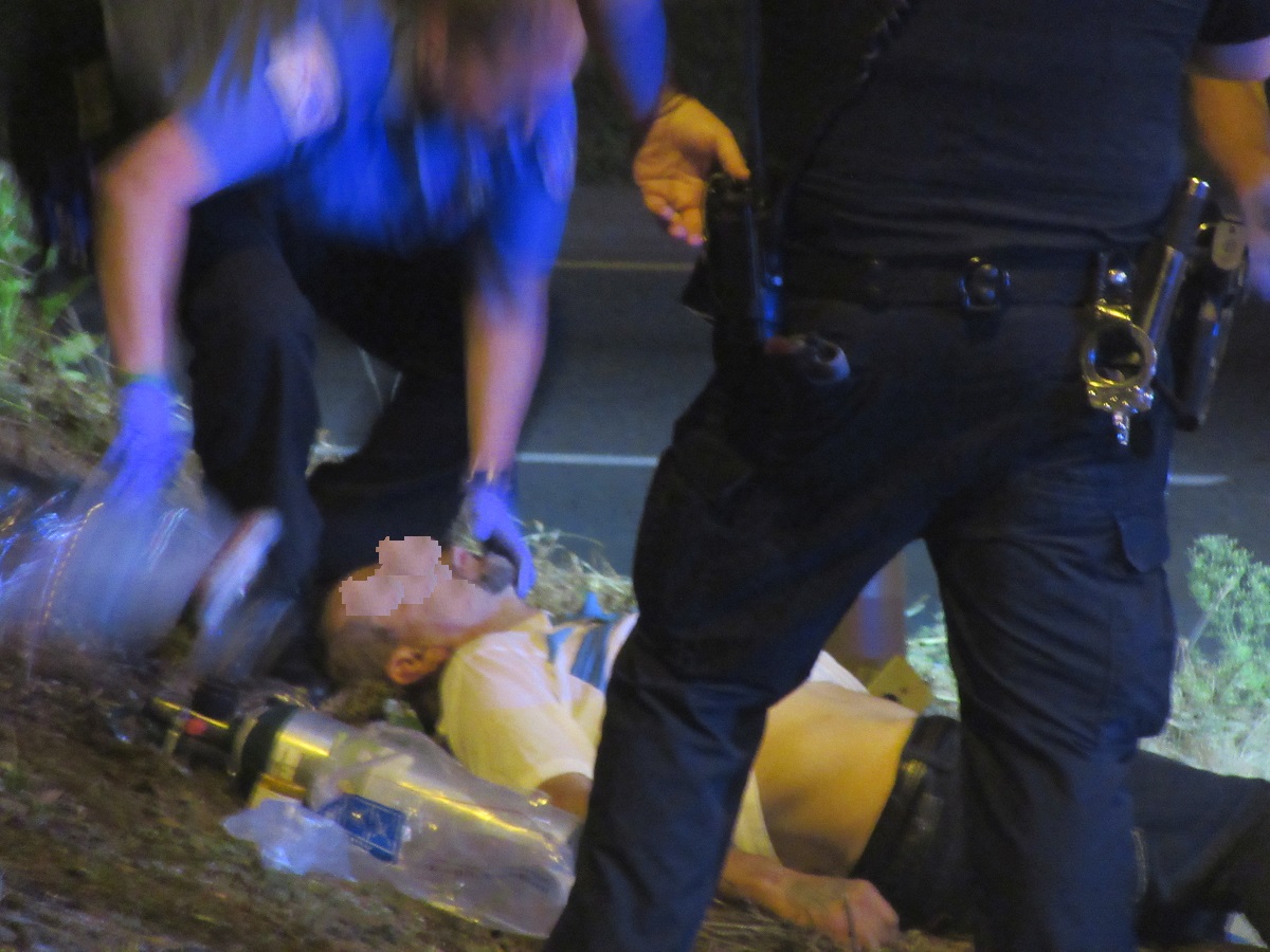 LARGE FIGHTS AT CAROWINDS CAUSES PARK TO CLOSE, RUTHLESS MELEE