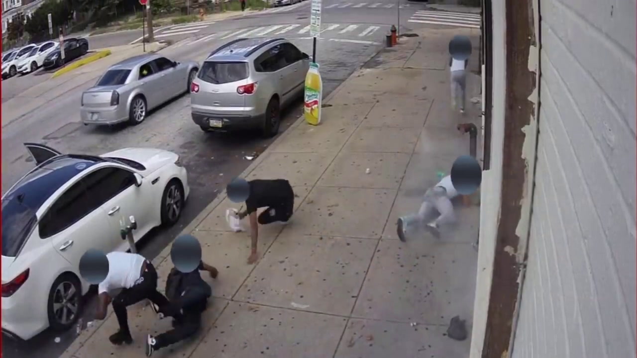 VIDEO: MAN KILLED IN CHRYSLER 300 DRIVE-BY SHOOTING NEAR KID DAYCARE