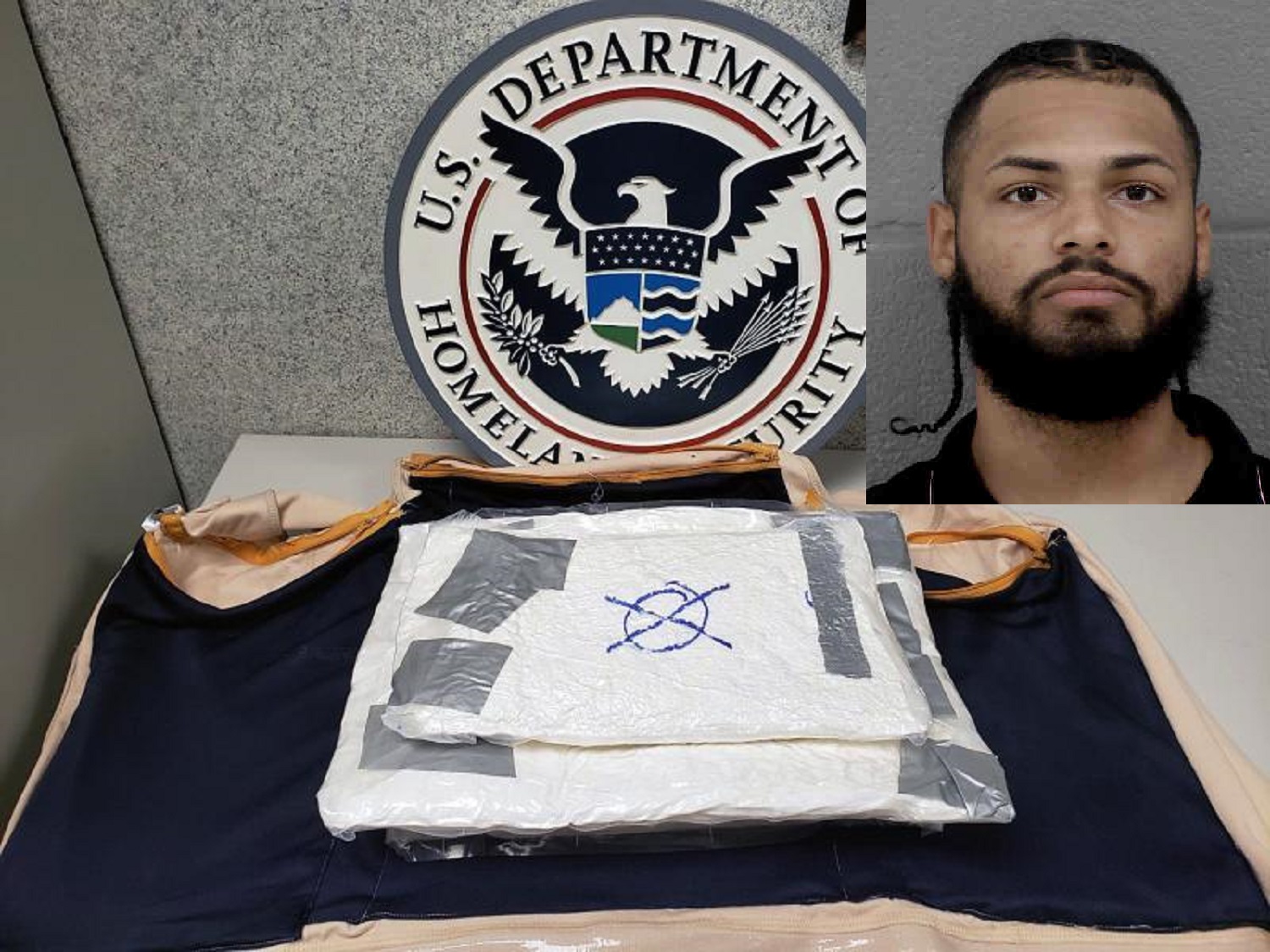 MAN ARRESTED AT AIRPORT IN CHARLOTTE, ALLEGEDLY HAD $215,000 IN COCAINE