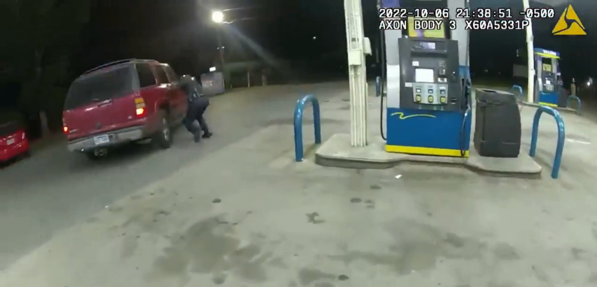 VIDEO: SUV DRAGS COP AFTER PULLING OFF ON TRAFFIC STOP