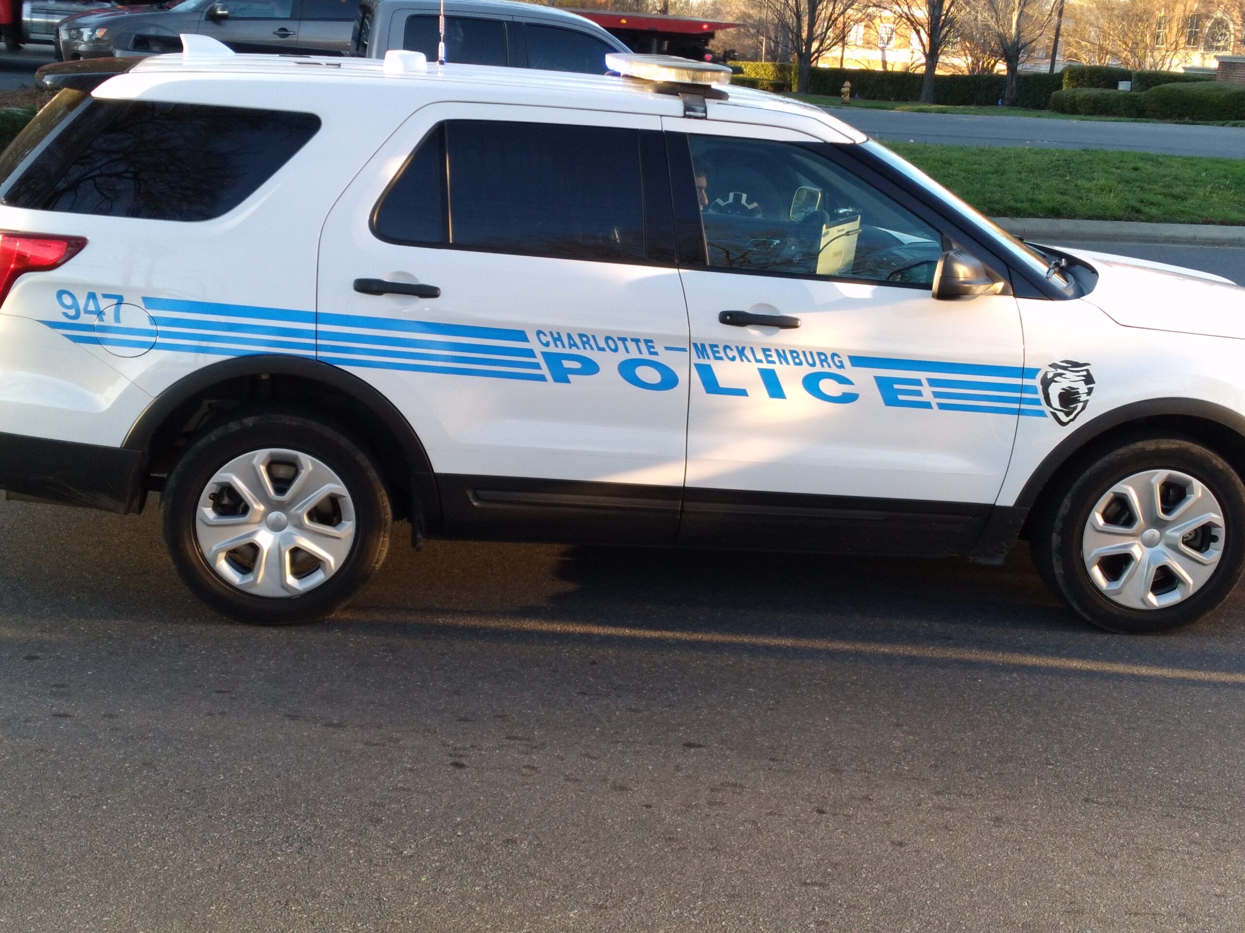 MURDER, ONE DEAD ON WEST BLVD. IN BROAD DAYLIGHT