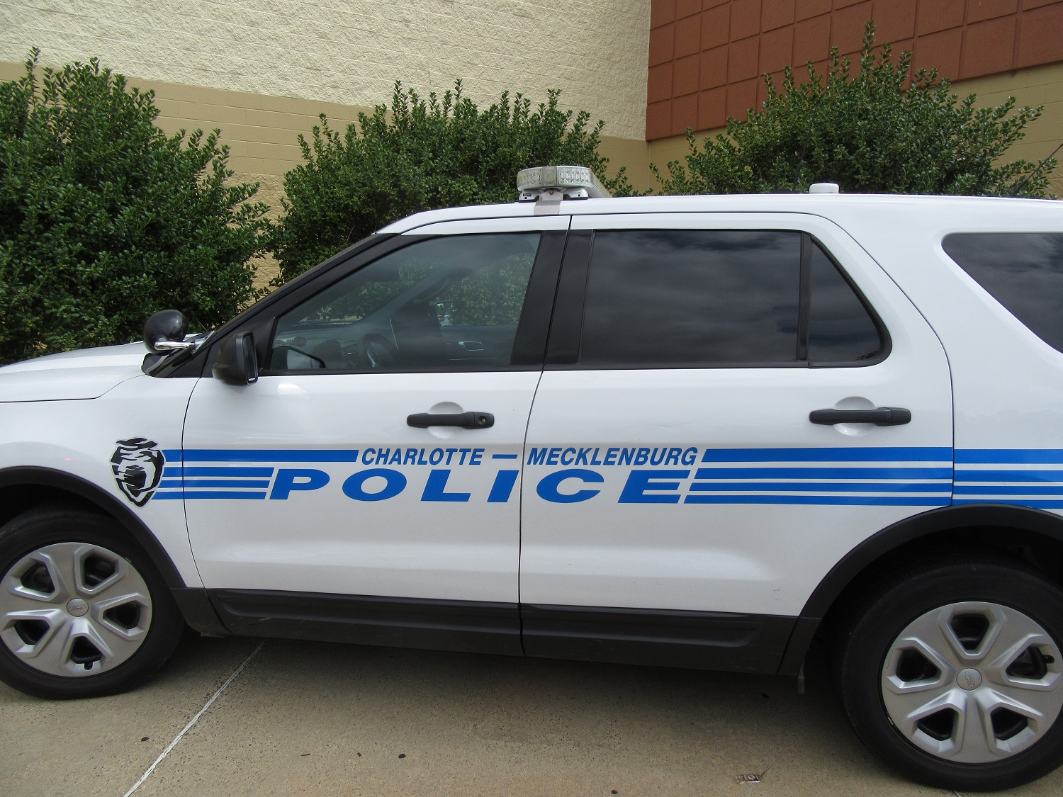 STUDENTS HAD GLOCK GUNS AT HOPEWELL HIGH SCHOOL, 5 ARRESTED DURING FIGHT