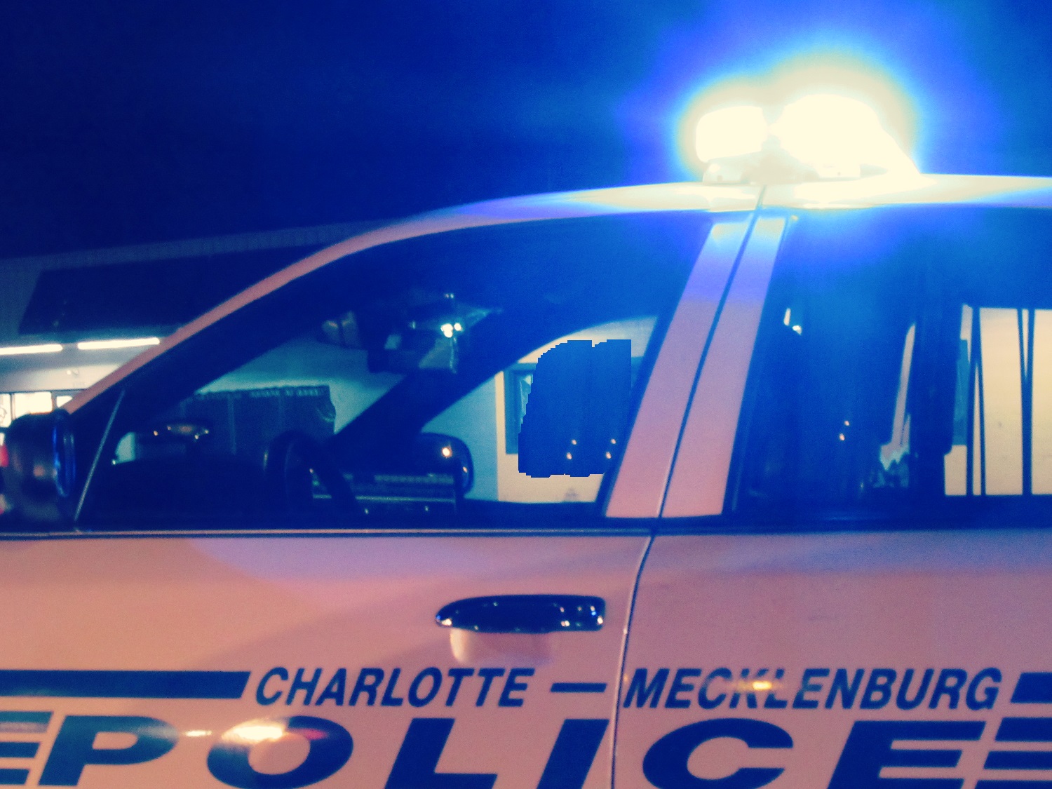 TEENAGER SHOT IN OVERNIGHT CHARLOTTE SHOOTING