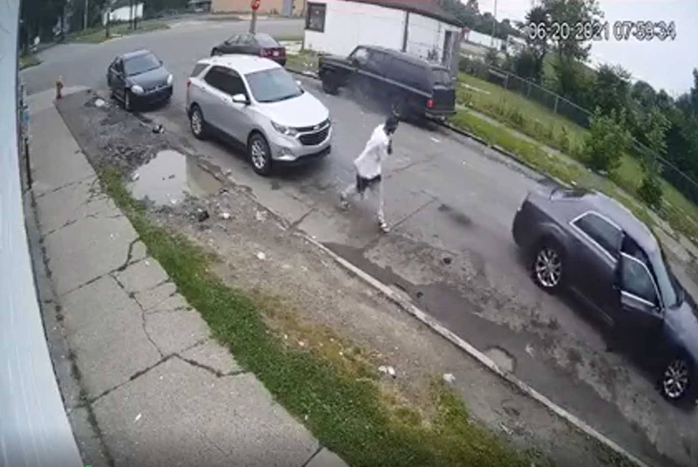 VIDEO: AK-47 GUN SHOT AT SUV WITH FATHER AND KIDS INSIDE