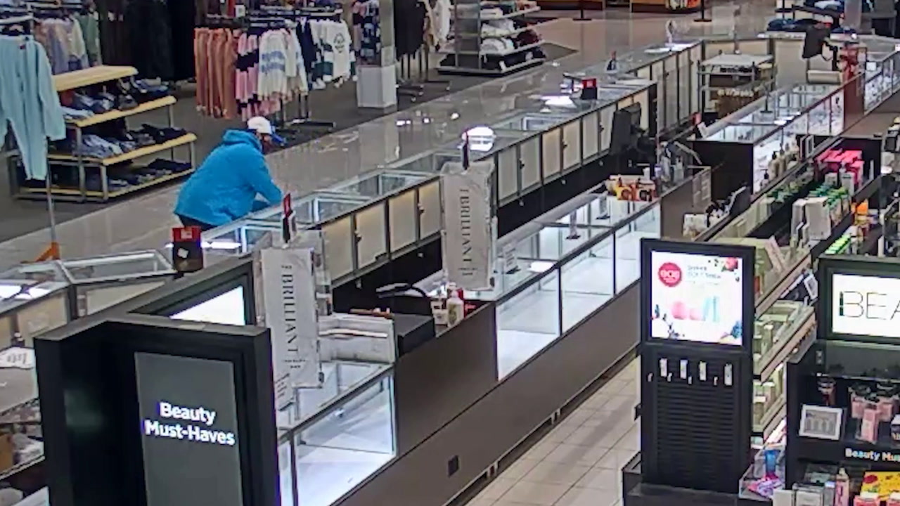 VIDEO: $50,000 SMASH AND GRAB ROBBERY AT KOHL’S STORE