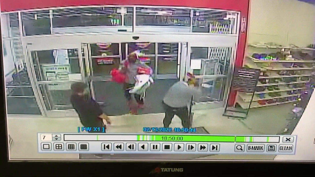 VIDEO: EMPLOYEES PEPPER SPRAYED DURING ROBBERY