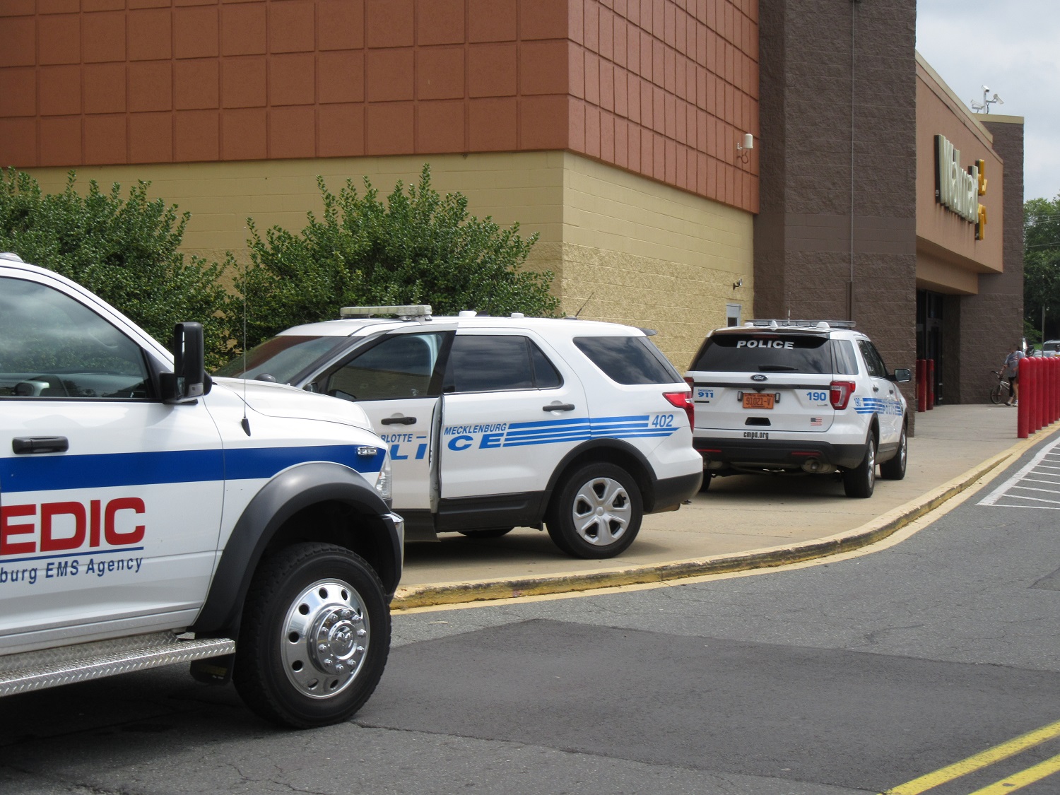 WALMART SHOOTING, SHOTS FIRED IN STORE, STORE EVACUATED