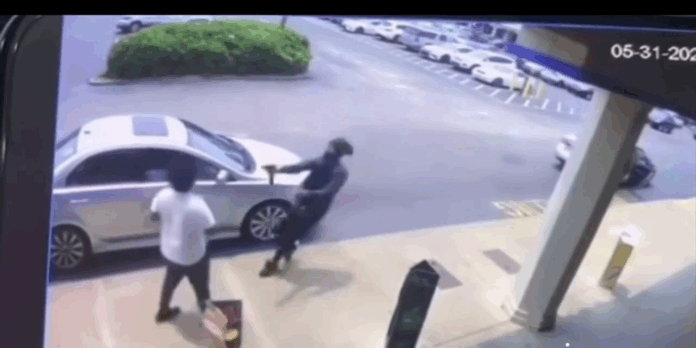 VIDEO: FATHER MURDERED IN SHOPPING CENTER AFTERNOON SHOOTING