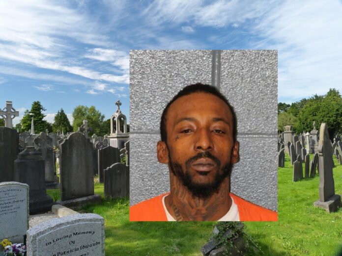 CHARLOTTE MAN DIES AT HIS HOUSE