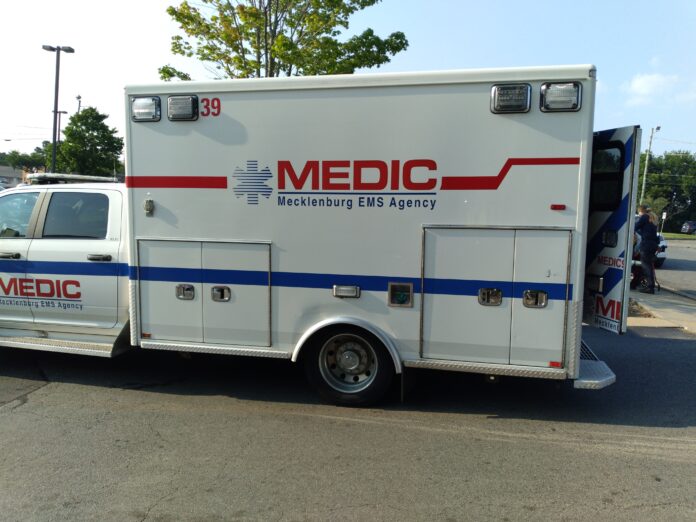 SHOOTING AT CAROLINA PLACE MALL IN FOOD COURT DURING ROBBERY