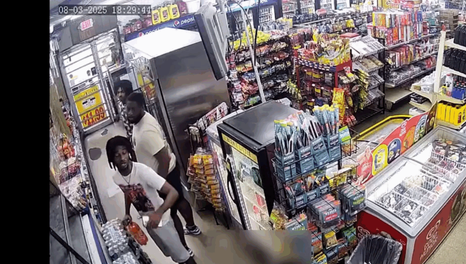 VIDEO fight at store