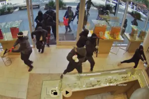video Heller Jewelers store jewelry store robbery