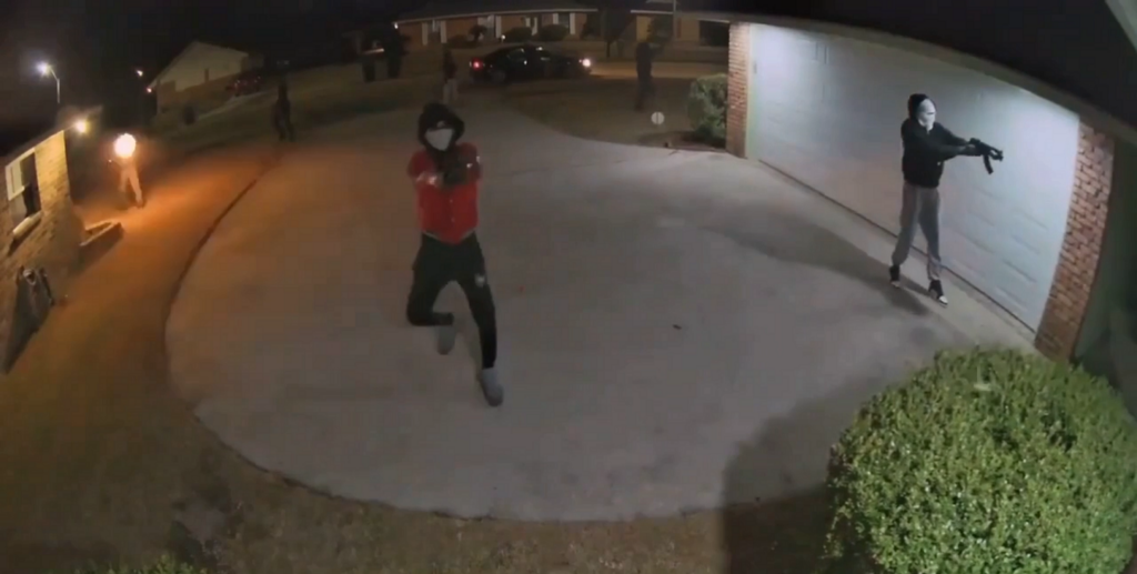 VIDEO KID SHOT DURING SHOOTOUT