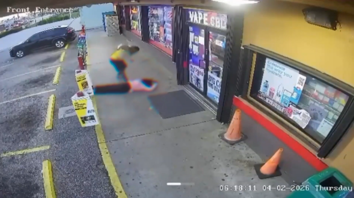 VIDEO: HAITIAN ILLEGAL IMMIGRANT MAN MURDERS WOMAN AT VAPE SHOP